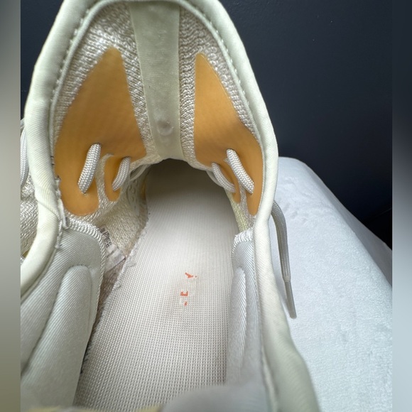 Yeezy Boost 350 V2 'Light' – Size 10.5M – UV Color Shift Reflective! - Picture 8 of 11